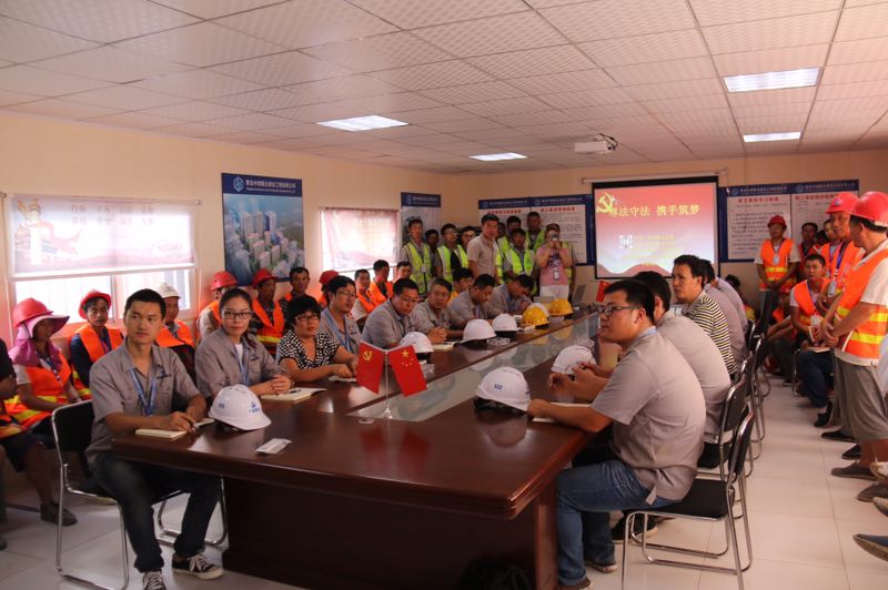 黨建做抓手，法律服務(wù)送工地(圖1)