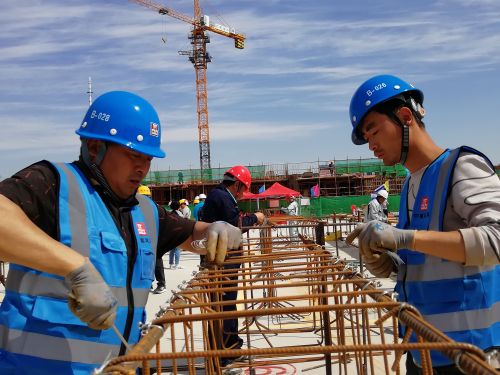城陽區(qū)舉辦建筑業(yè)職業(yè)技能大賽 比學(xué)趕幫超展工匠精神(圖2)