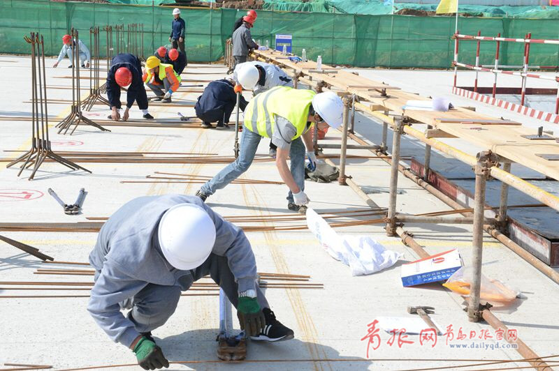 比速度拼質(zhì)量！青島農(nóng)民工建筑技能大比拼(圖3)