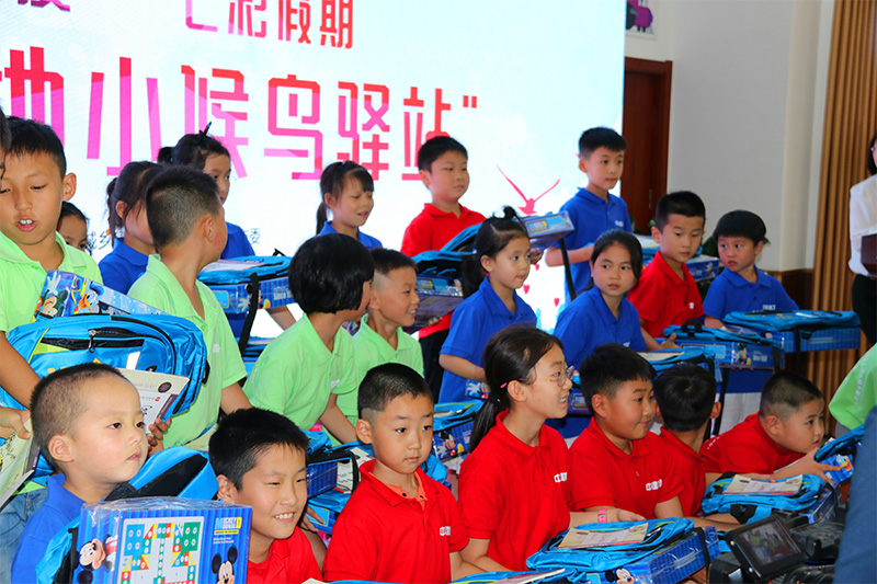 中建聯(lián)合承辦“牽手關愛，七彩假期”工地小候鳥驛站(圖2)