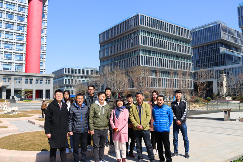 青島園林技術(shù)學(xué)校師生到訪中建聯(lián)合推進校企合作(圖2)